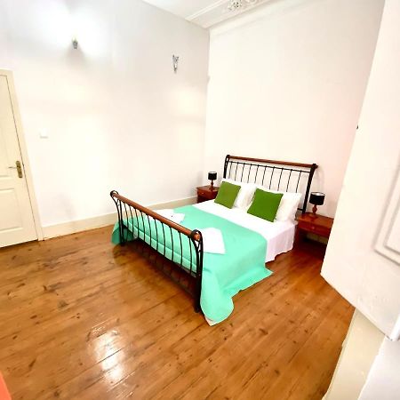 Artdeco Chiado 4 - Large Comfortable Double Room With Shared Bathroom Lisboa 外观 照片