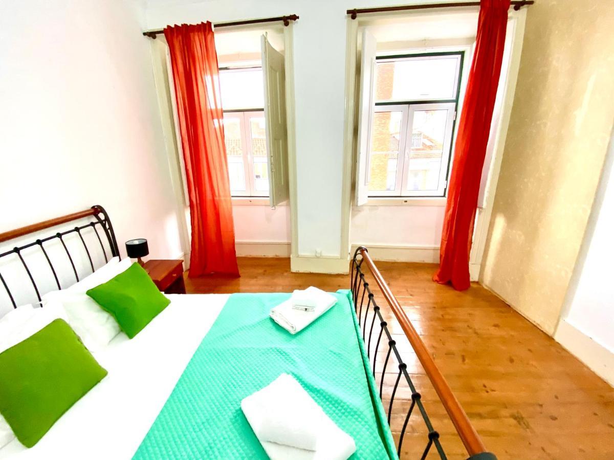 Artdeco Chiado 4 - Large Comfortable Double Room With Shared Bathroom Lisboa 外观 照片